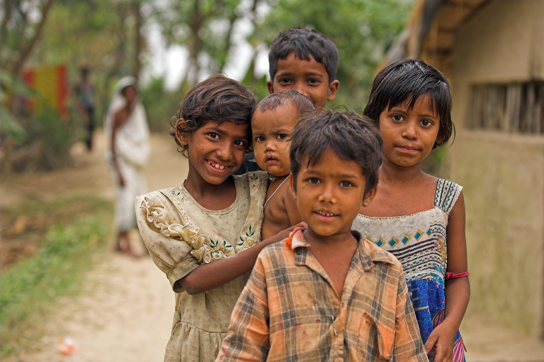 Enfants sur l'île de Mousini