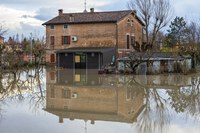 Zagrożenia klimatyczne dla zdrowia związane z powodziami suszami i jakością wody wymagają pilnych działań